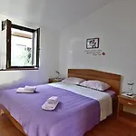 With Parking Space - 22565 Umag
