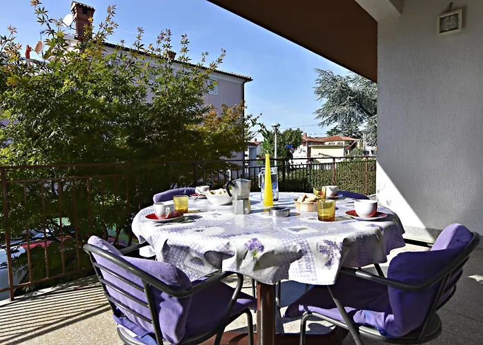 With Parking Space - 22565 Apartmán Umag